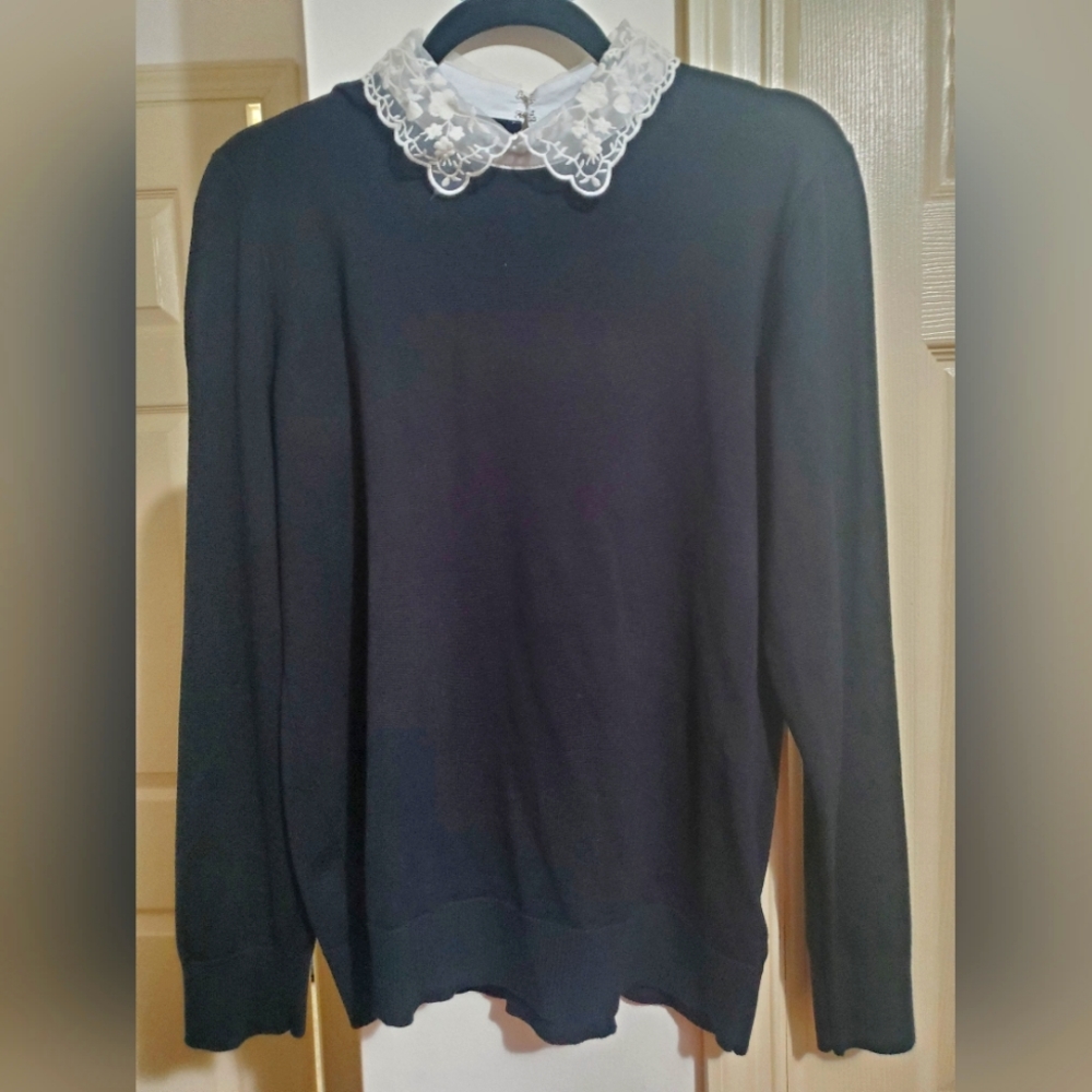 Cable & Gauge Black Long Sleeve Blouse with Sheet Floral Collar